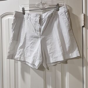 LOFT Women's Crisp White Bermudas